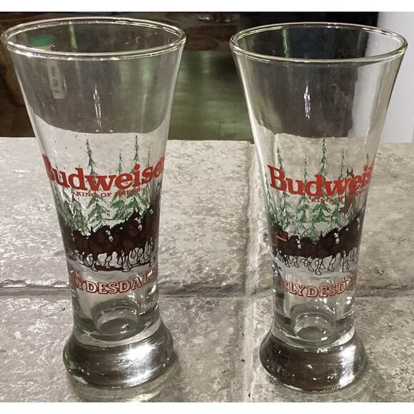 2 ~ Vintage Budweiser Clydesdale Christmas Winter Pilsner Beer Glasses ~ 1989 - Picture 1 of 9